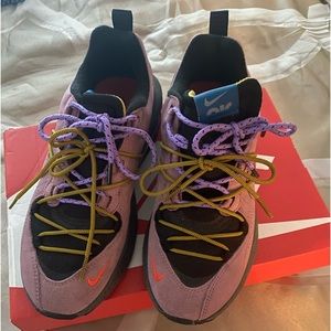 2021
Wmns Air Max Viva 'Plum Dust'